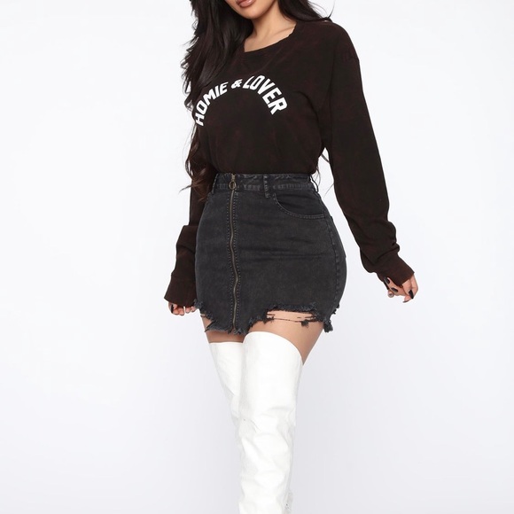 ❌SOLD❌NWT Distressed Mini Skirt - Picture 2 of 5